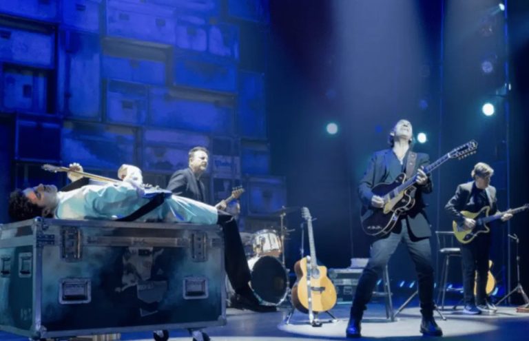 A tu Lado Los Secretos