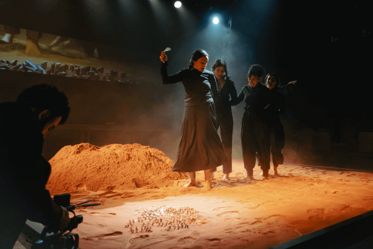 dones valentes lliure