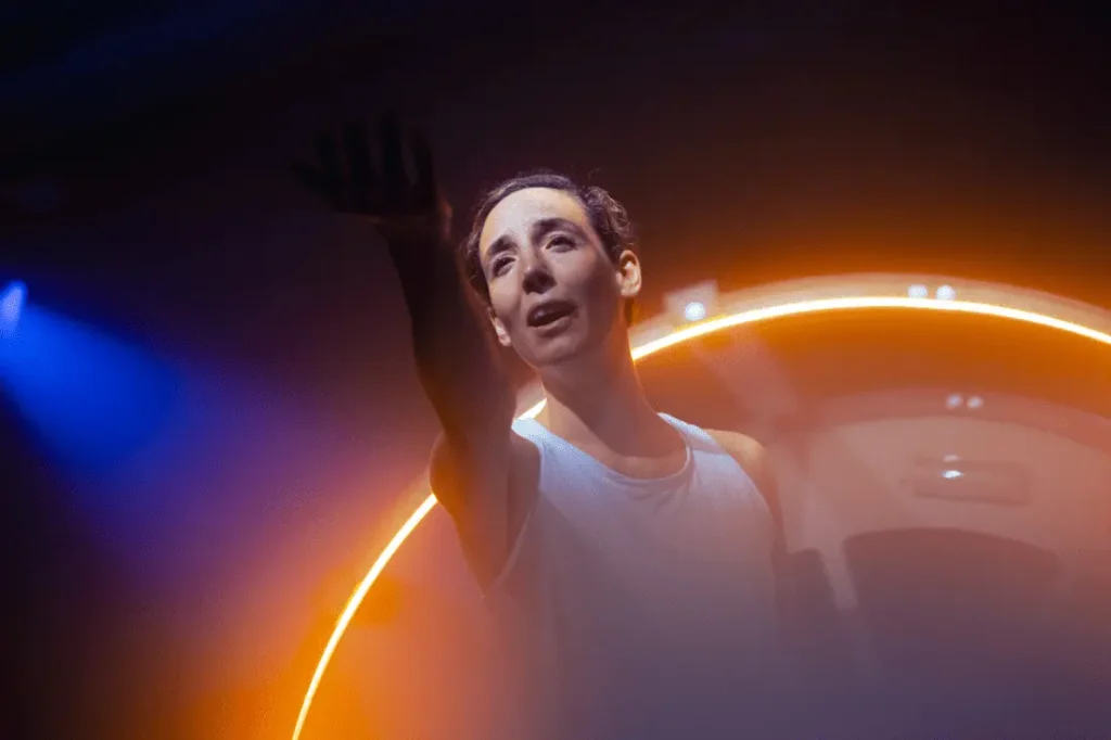 agonia sala fenix critica