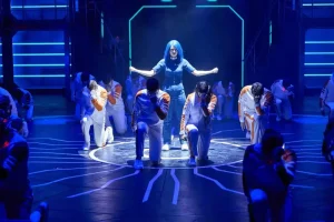 critica prisionia circo horrores