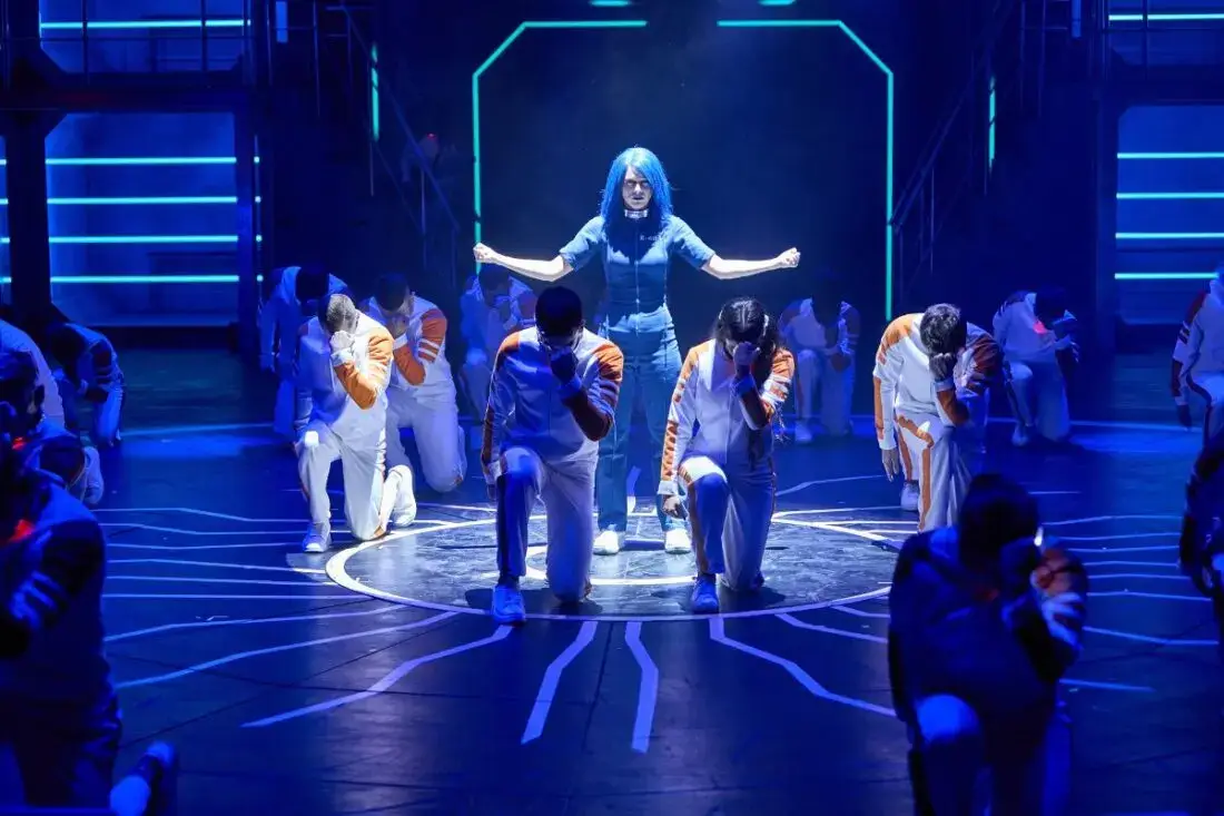 critica prisionia circo horrores